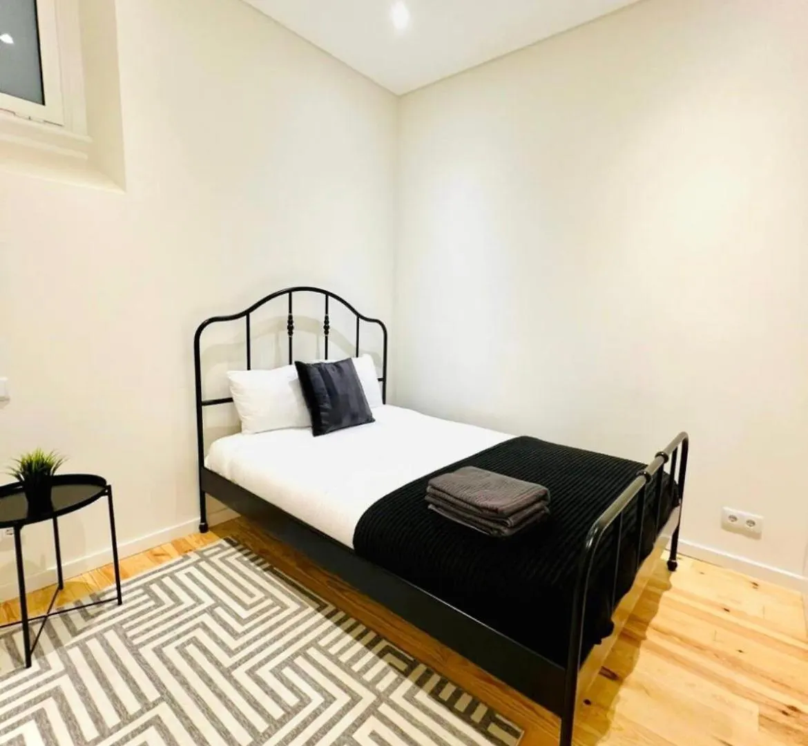 Lisbon City Center 3 Bedroom Flat Next To Avenida Liberdade 0*,  Portugal